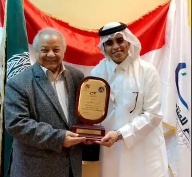 السفير الكويتي يستقبل ويهنئ وفد البيئة المشارك بمونديال القاهرة بجوائزه