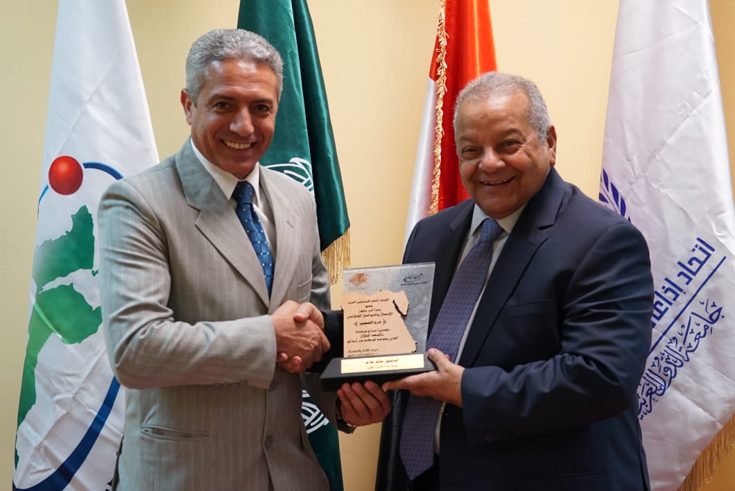 الدكتور ابراهيم ابوذكري يحضر عرس جماعي بالشارقة