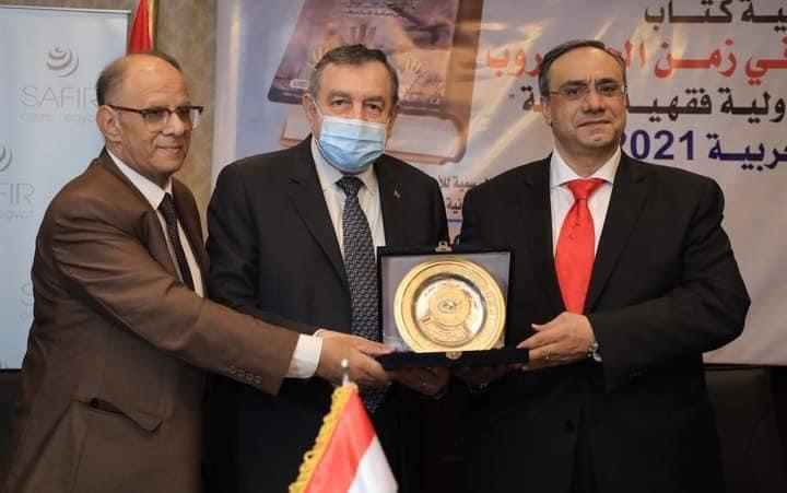 شعبة الإذاعيين العرب تكرم رموز القانون بجمهورية مصر