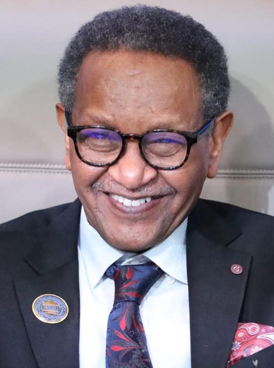 تهنئه عبد الرحيم سليمان بتزكيته مديرًا عامًا لاتحاد إذاعات الدول العربية